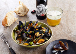 scottish mussels cooked in white beer