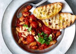 mussels and tomato and red pepper